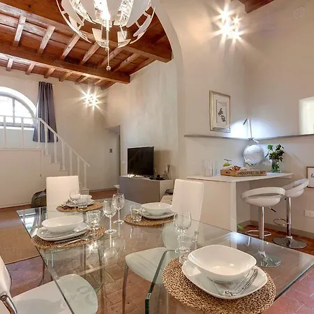 Courtyard Apartament Florencja